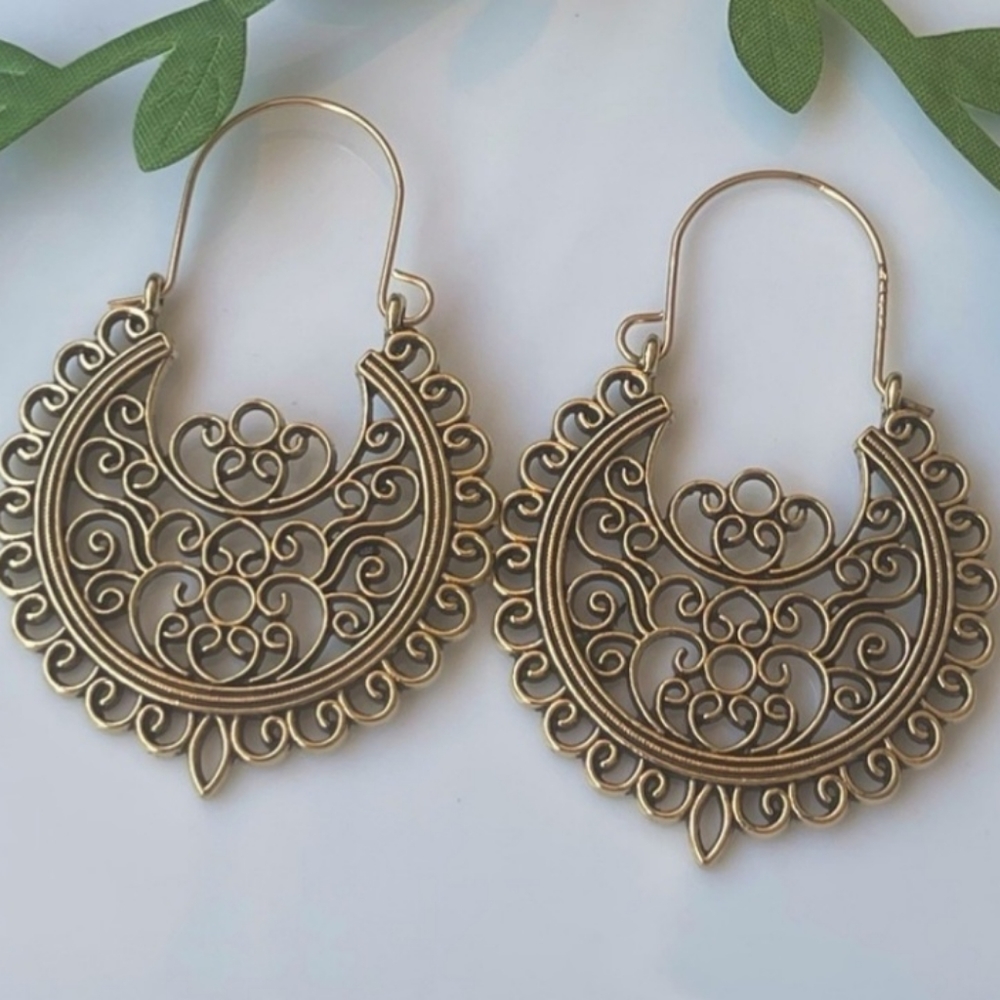 BRAND NEW Antique Goldtone Hoop Earrings